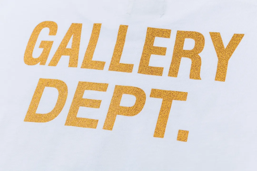 Model D139 Gallery dept American trendy brand offset printing ten gold powder printing, high street short-sleeved T-shirt, the printing is breathable, soft and non-sticky. After shrinking and shaping, it is soft, comfortable and breathable, does not pill, does not fade and does not change shape, S-XL, p106